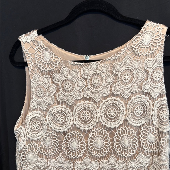 Eliza J Ivory Crochet Lace Dress – Size 14 – Excellent Condition - Picture 5 of 10